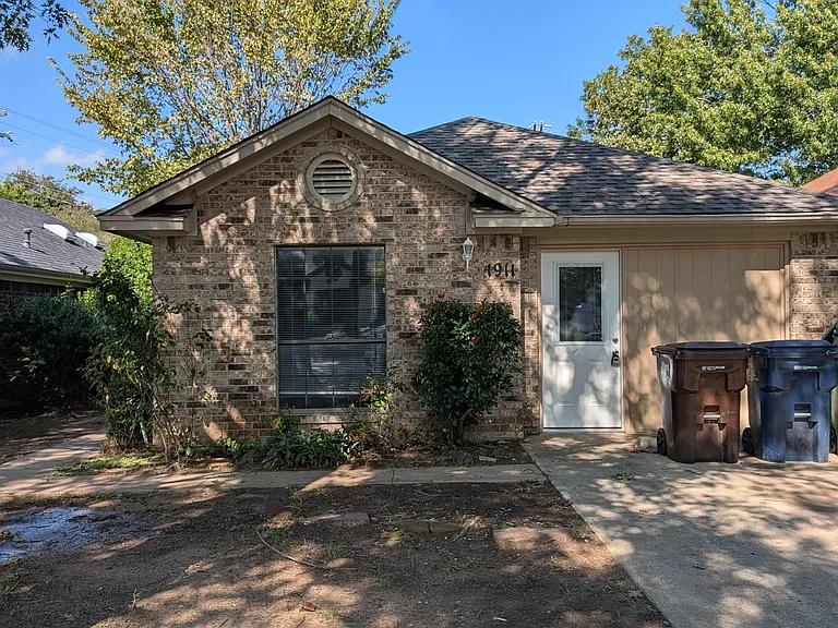1911 Mack Pl — Photo 18