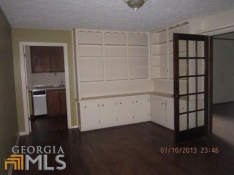 3rd image of 121 Woodland Hill Lake Ln