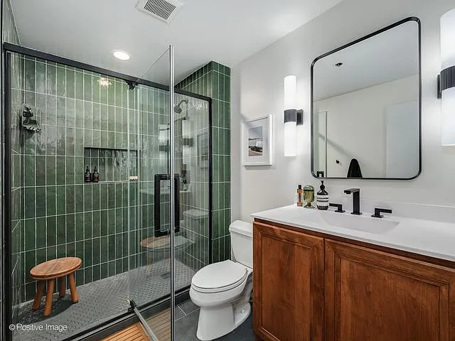 300 W Grand Ave #601 — Photo 5