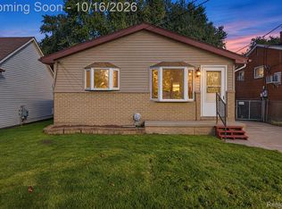 11864 Camden St, Livonia, MI 48150