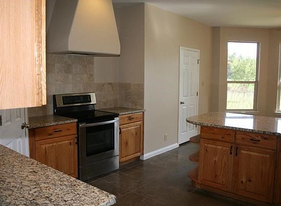 5th image of 620 Carriage Oaks Dr