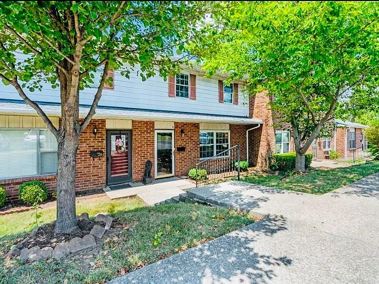 3500 Warwick Dr #27 — Photo 1