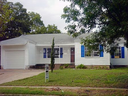 1st image of 3703 Poinsettia Dr