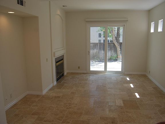 4th image of 2551 La Salle Pointe