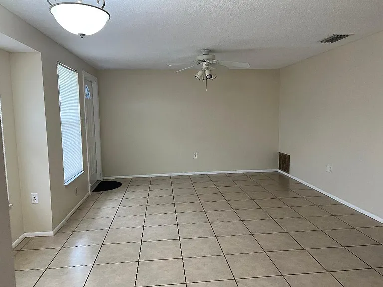 21504 Shannon Ave — Photo 3