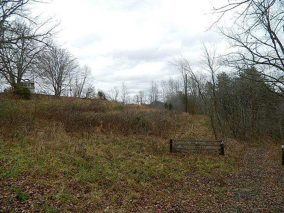 5th image of 150 Brown Ridge Rd