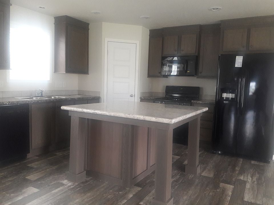 Lovely kitchen(888) 241-2276