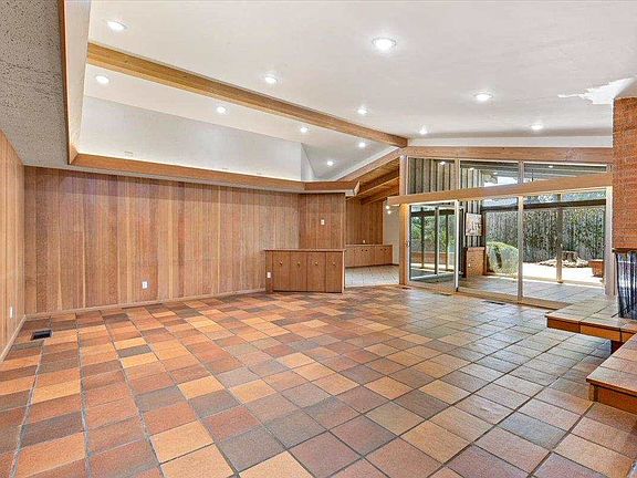 5th image of 116 NW 36th St