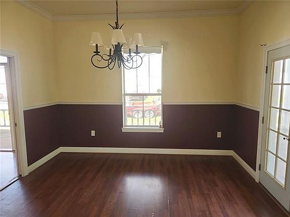 3rd image of 2293 Louisiana Ave