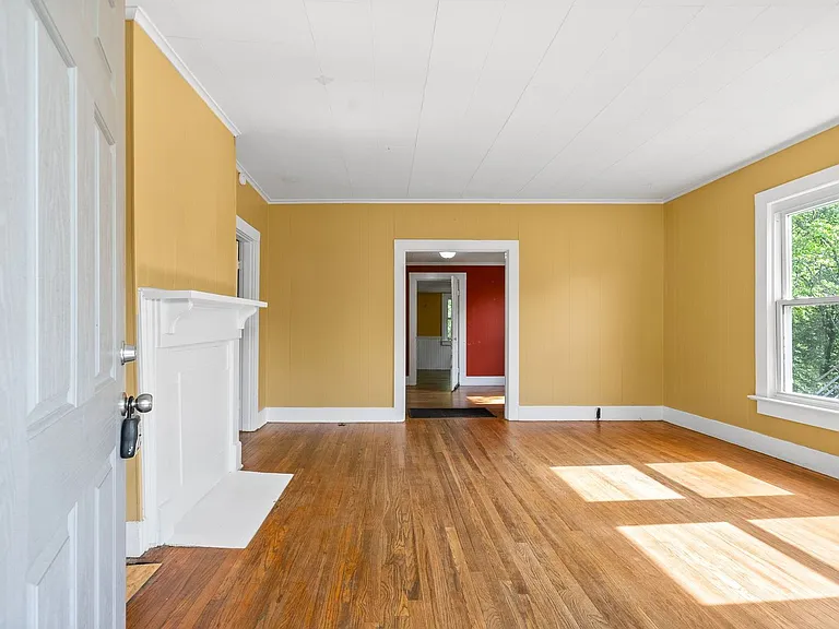 232 Georgia Ave — Photo 6
