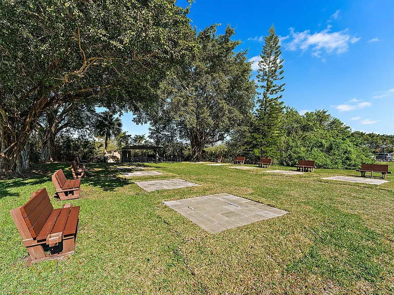671 SW South River Dr #105 — Photo 58