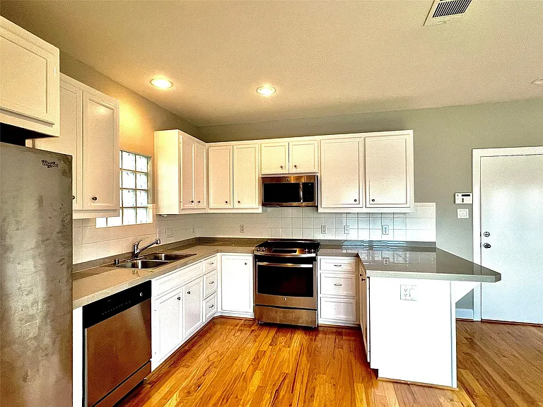 3731 Main Poplar Dr — Photo 7