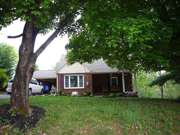 2nd image of 118 N Roanoke St