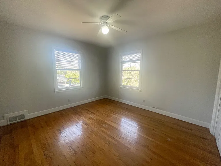 Duplex on Saluda Ave. - Near 5 Points — Photo 5