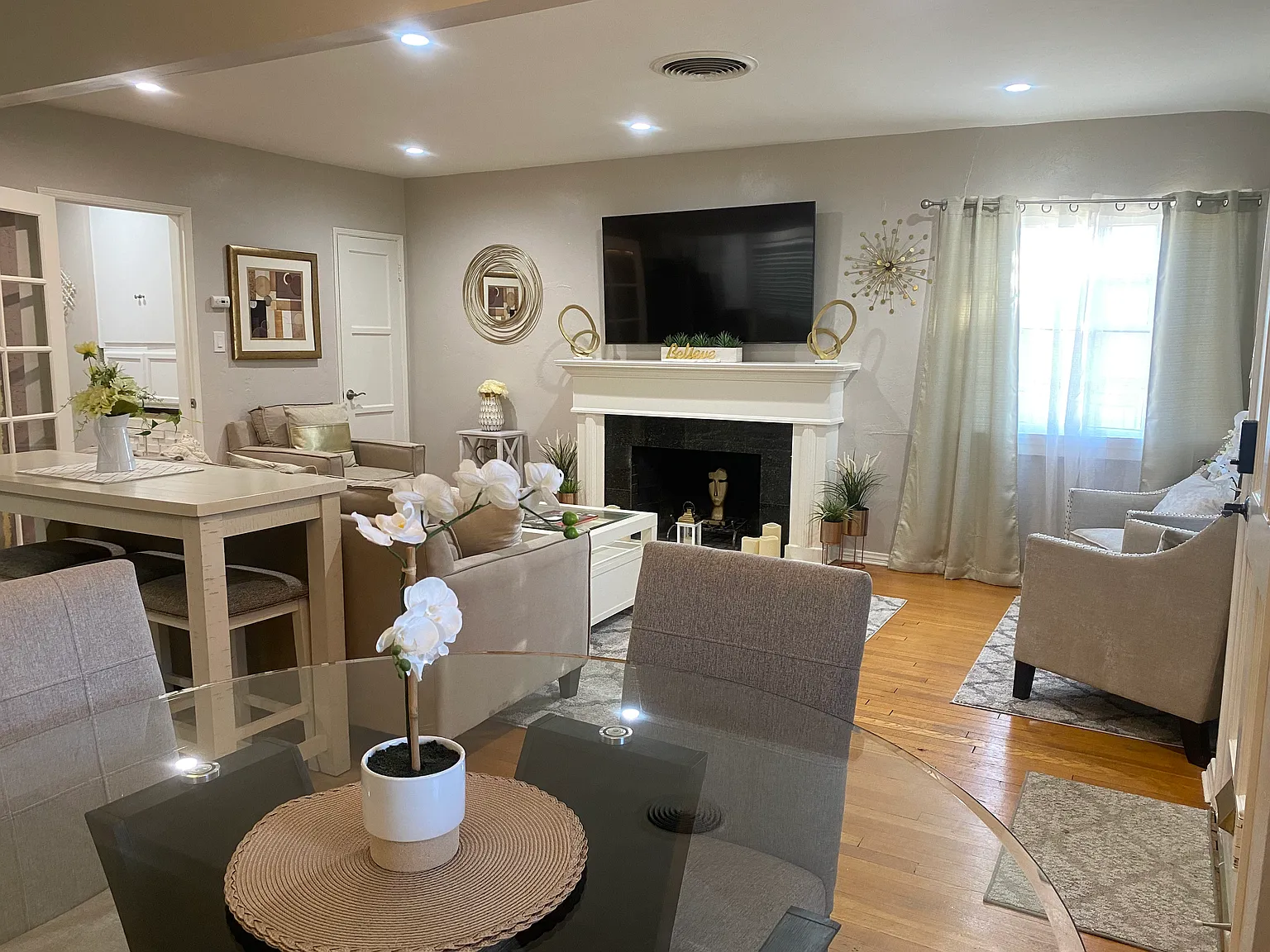 5944 Irvine Ave — Photo 3