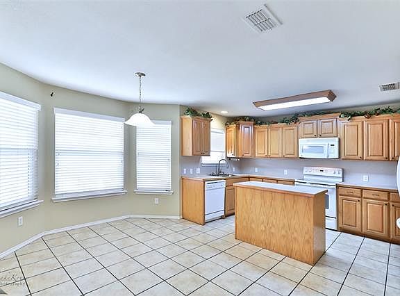 5th image of 6610 Sutherland St