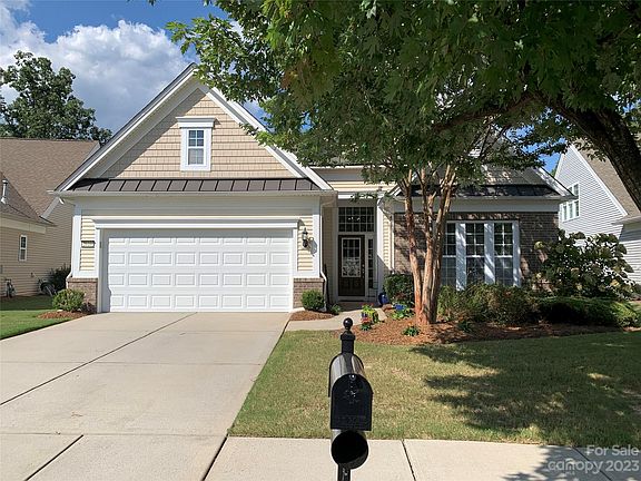 2nd image of 2010 Hartwell Ln