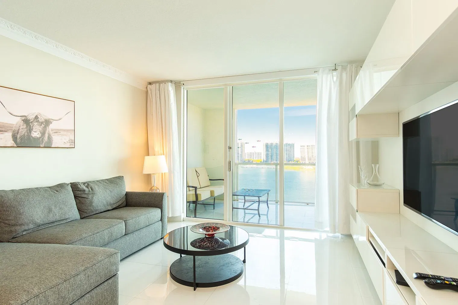 2 bed, 2.0 bath, 1194 sqft, $8,531 — Photo 4