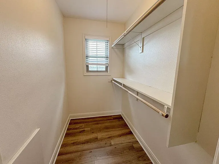 5121 FM 446 — Photo 36