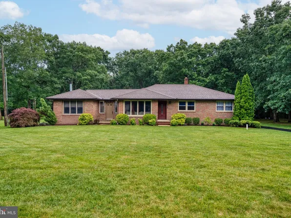 2463 E Sherman Ave, Vineland, NJ 08361