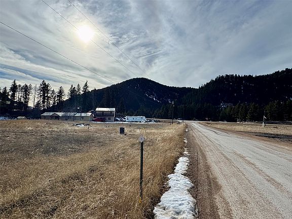 4th image of 6 Maxville Rd