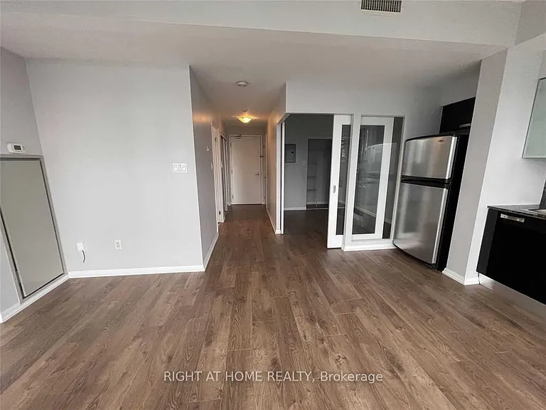 37 Grosvenor St #2905 — Photo 12