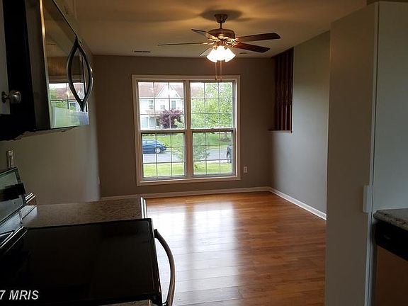 4th image of 20 Robindale Dr