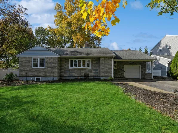 21 Bradbury Avenue, South Huntington, NY 11746
