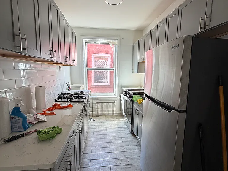 85th St — Photo 4