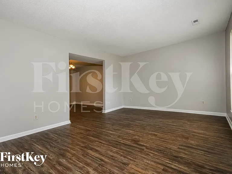 160 Danzid Dr — Photo 4
