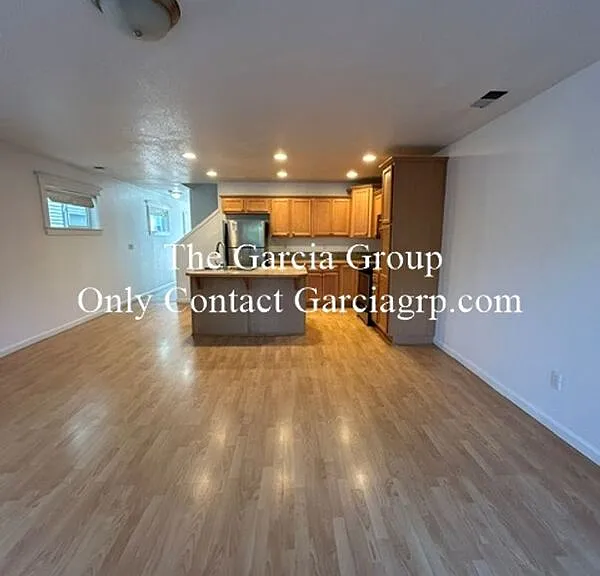 12625 SE Division St #B — Photo 4