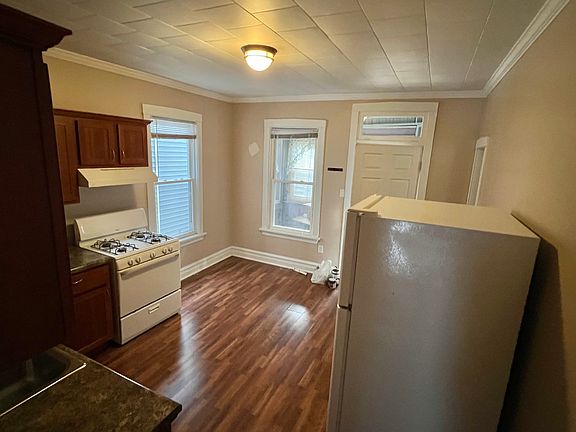 4th image of 2022 N Kilbourn Ave Floor 1