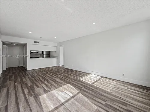 8120 Geneva Ct Photo 1