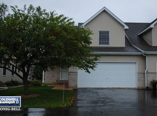 1142 Golf Ct, Dekalb, IL 60115