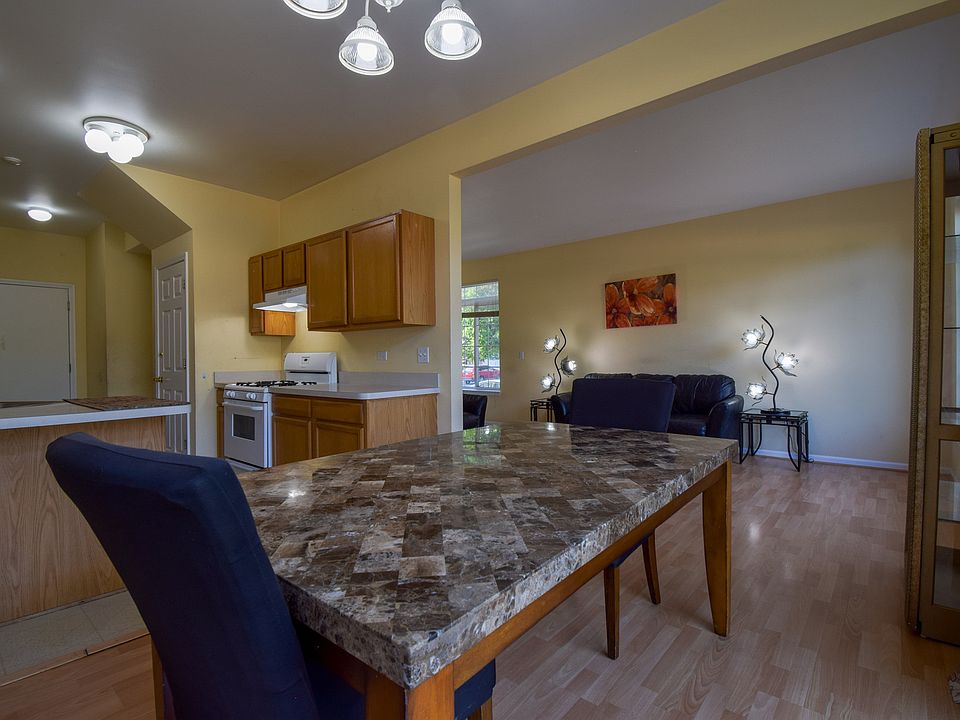 2nd image of 1704 Windward Ave