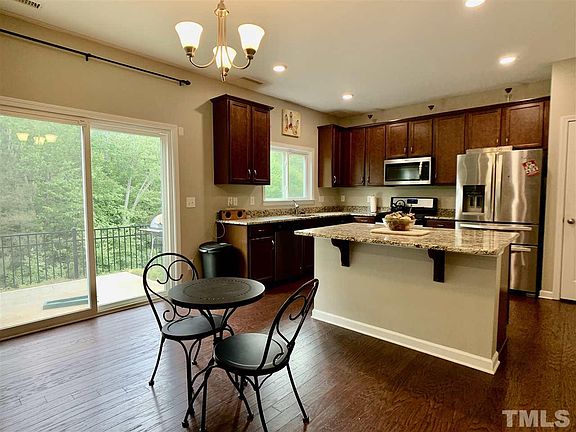 5th image of 70 Orange Blossom Ct