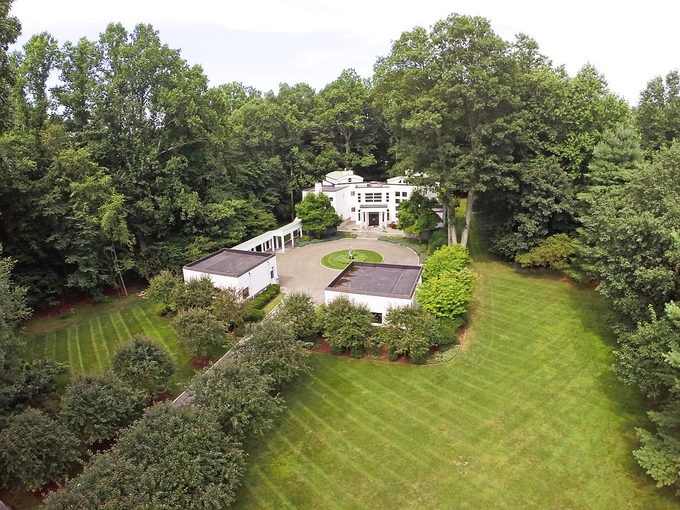 1st image of 475 Fence Row Dr