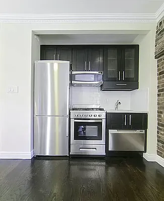 Rented by Avenues Real Estate | media 12