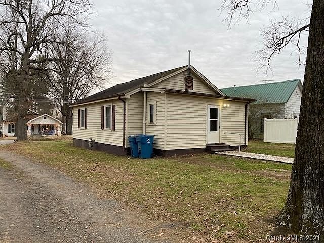 2nd image of 520 E Main St