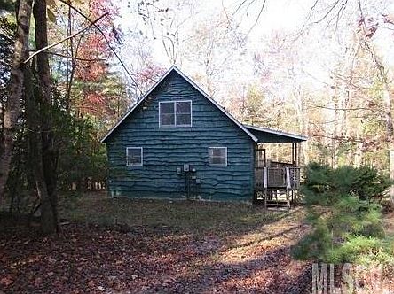 3rd image of 28 Holly Ln