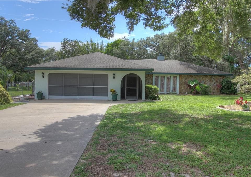 1st image of 18805 Rolling Oaks Dr