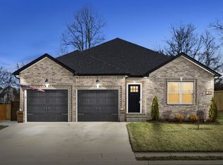 329 Wingfield Dr, Clarksville, TN 37043