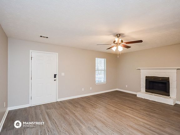 3rd image of 3940 Grove Trl