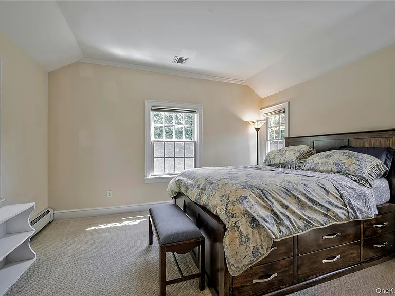 14 Buckingham Pl — Photo 35