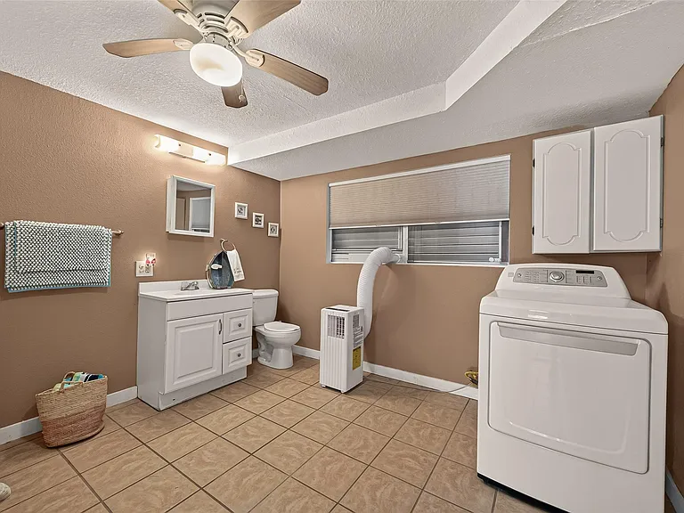 674 Warsaw St — Photo 36