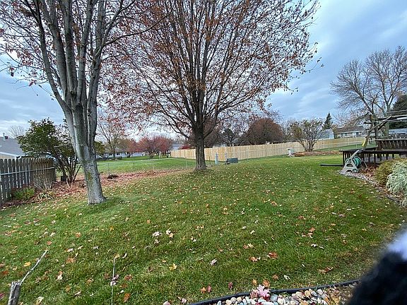 2nd image of 594 Laura Ln