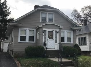 30 Ruxton St, Cranston, RI 02910