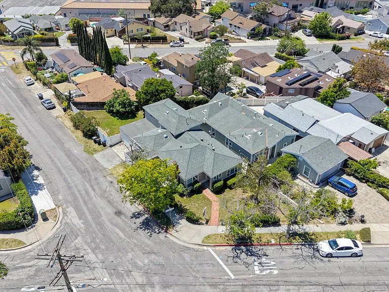 3302 Community Ave — Photo 45