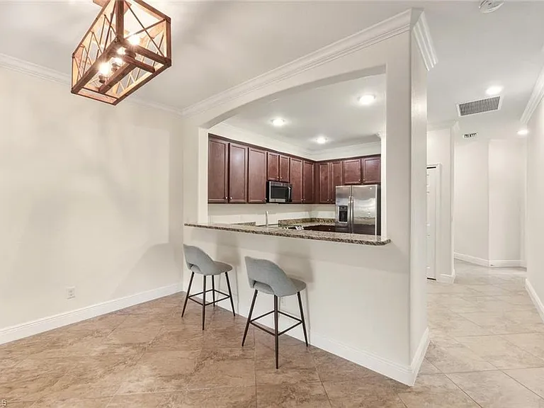 2080 Wellington St — Photo 10