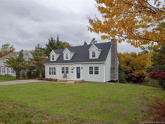3rd image of 1018 Dever Rd